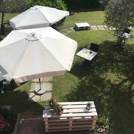 Bed And Breakfast D&D Cardano al Campo Kültér fotó