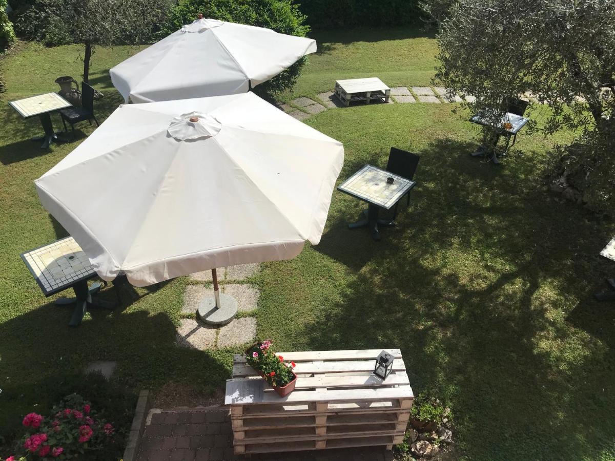 Bed And Breakfast D&D Cardano al Campo Kültér fotó